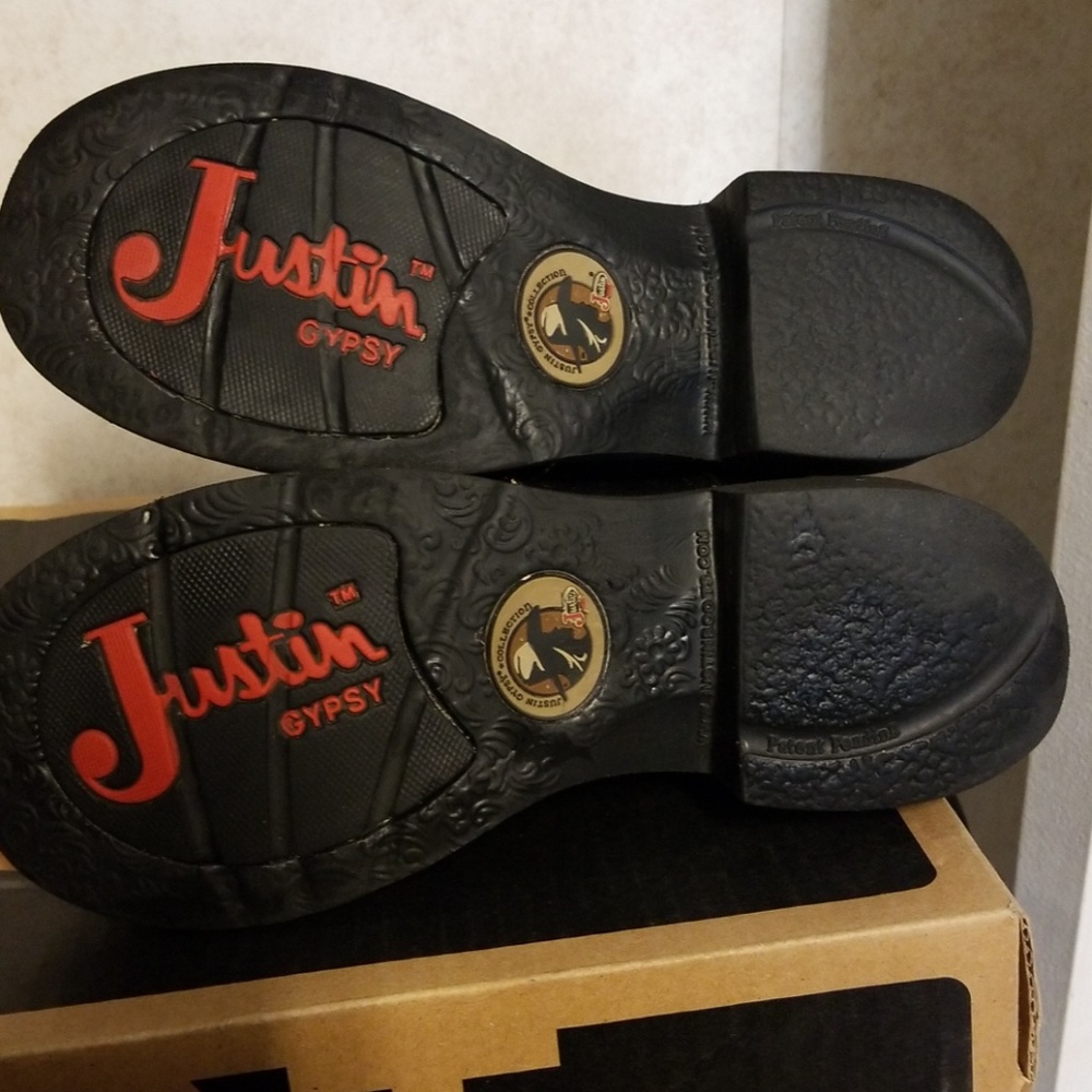 Boots - Picture 3 of 4
